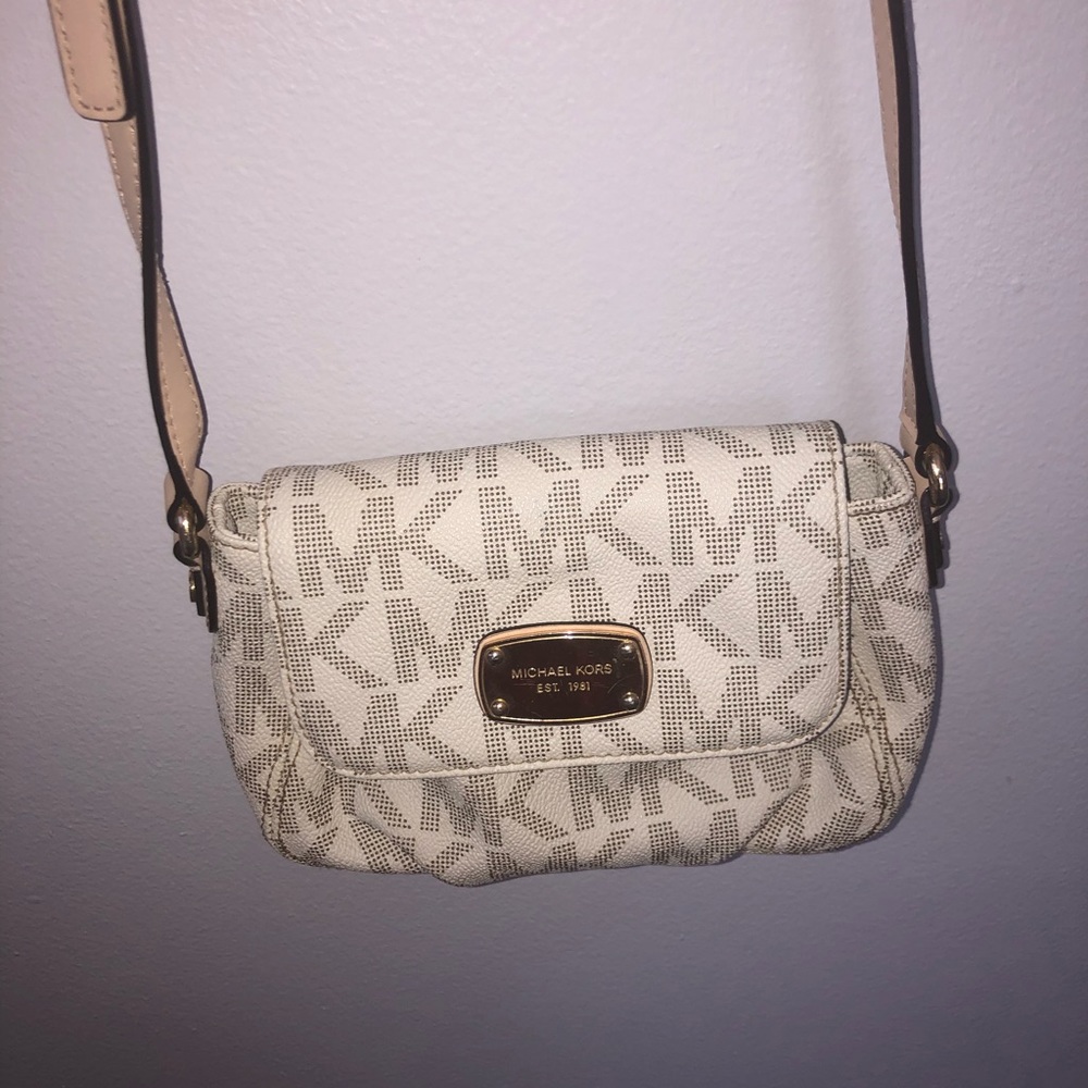 Michael Kors cross body purse
